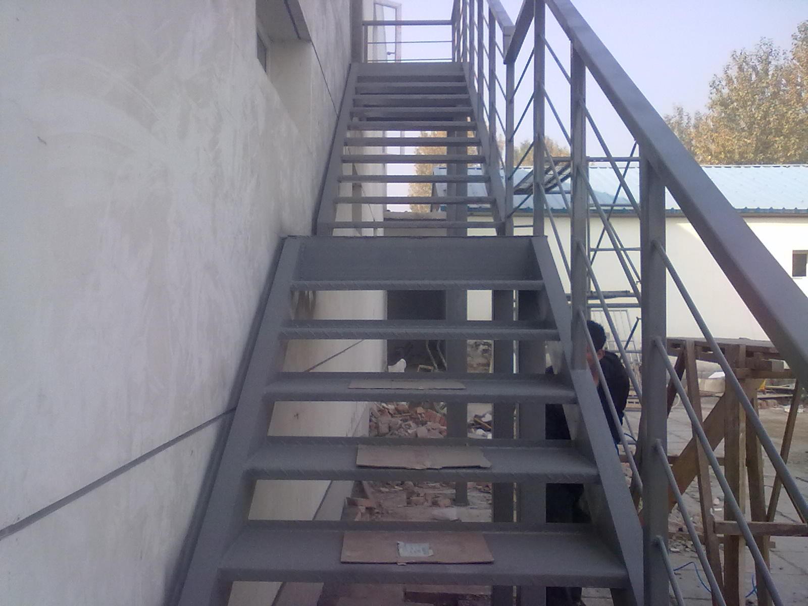 清新现代简约风复式旋转楼梯装修效果图大全 – 设计本装修效果图